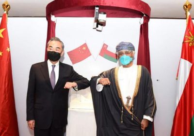 وزيرا خارجيتا عُمان والصين يعقدان جلسة مباحثات سياسية