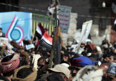 العرب: الحوثي يخطط لتعزيز موقفه التفاوضي بمكاسب ميدانية