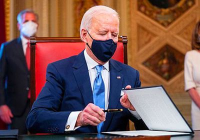 بايدن يحث الأمريكيين على ضرورة ارتداء الأقنعة