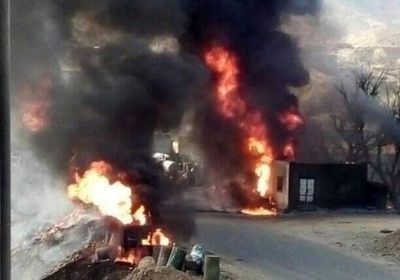 حريق مشتقات نفطية مهربة في مخازن جنوبي تعز