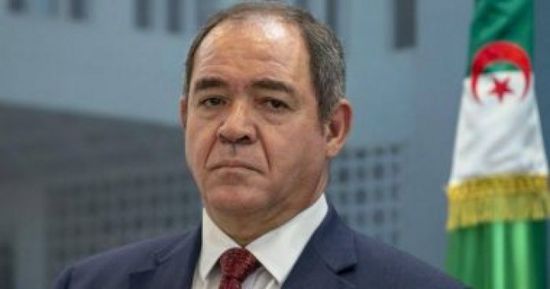  وزير الخارجية الجزائري يبحث مع نظيريه في تونس وموريتانيا توطيدَ العلاقاتِ الثُنائية