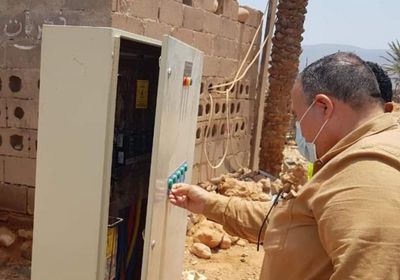 بجهود إماراتية.. افتتاح مشروع كهرباء جديدة غرب سقطرى
