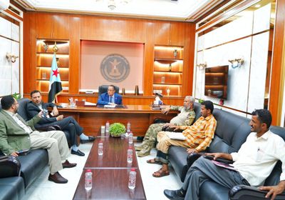 الخُبجي يطلع على الجهود الأمنية في قاعدة العند