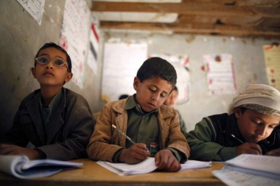 العرب: الحوثيون يقودون حملة "غسل أدمغة" في المدارس