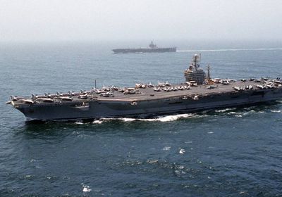 حاملة الطائرات الأمريكية "أيزنهاور" تعبر قناة السويس