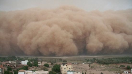 كتلة غبار تتجه إلى صحارى المهرة وحضرموت وشبوة