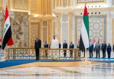 محمد بن زايد يبحث العلاقات الثنائية والتطورات الإقليمية مع الكاظمي