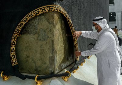  السعودية تبدأ أعمال صيانة كسوة الكعبة استعدادًا لشهر رمضان (صور)