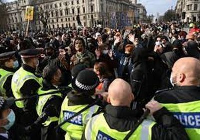 الشرطة البريطانية تعتقل 107 متظاهرين