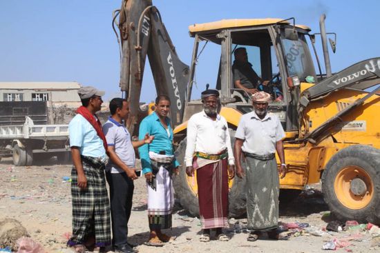 "انتقالي سقطرى" يمول حملة رفع النفايات البلاستيكية بحديبو