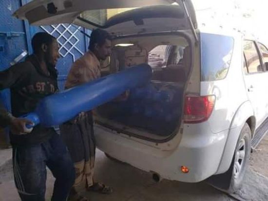 لتقاعس السلطة الإخوانية.. "عزان العام" يتلقى تبرعات "أسطوانات أكسجين"