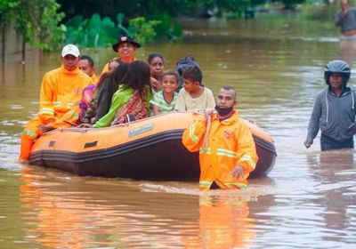  إندونيسيا.. ارتفاع حصيلة ضحايا الفيضانات والانهيارات الأرضية إلى 128 قتيلا