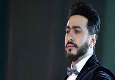 تامر حسني يرد على صور أحمد فلوكس