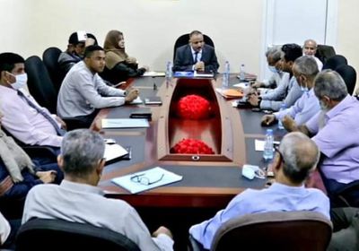 وزير النقل يطلع على الاستعدادات لتطوير مطار عدن