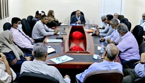 وزير النقل يطلع على الاستعدادات لتطوير مطار عدن