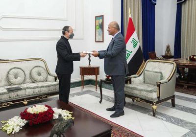  الرئيس العراقي يتسلم رسالة خطية من بابا الفاتيكان