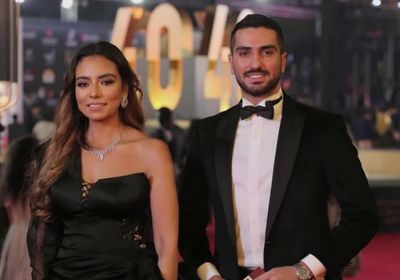 "المهن الموسيقية" تلزم محمد الشرنوبي بعقده مع سارة الطباخ