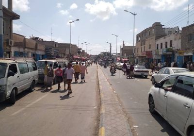 فض تظاهرة لعمال نظافة زنجبار بالرصاص