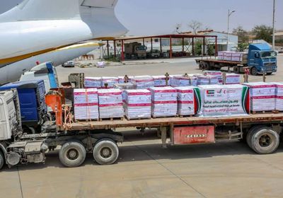 بمطار الريان.. الإمارات تواصل الجسر الإغاثي إلى حضرموت