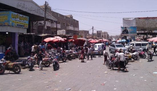 أهالي الحوطة يطالبون السلطة الإخوانية بتنظيم حركة السير