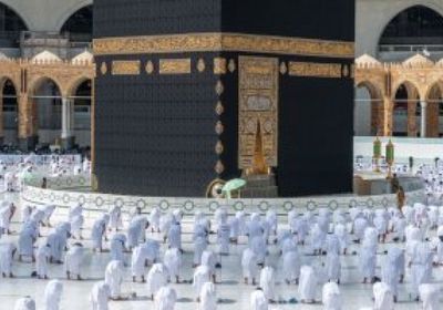 السعودية تطلق تطبيقين لإصدار تصاريح العمرة والزيارة والصلاة في رمضان