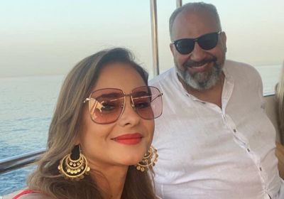 نيللي كريم مع بيومي فؤاد ومحمد فراج في كواليس "ضد الكسر"