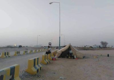 طلبًا للتعيين.. تواصل اعتصام خريجي التخصصات النفطية بالخشعة