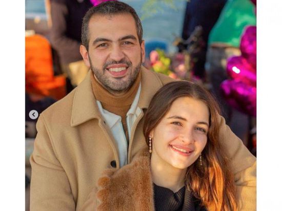 أول ظهور لنجلة أصالة مع خطيبها