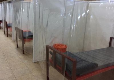 اجتماع يقف على مشكلات مراكز العزل بعدن