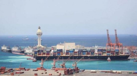  سرعة الرياح تتسبب في إيقاف حركة الملاحة بميناء جدة الإسلامي ‏