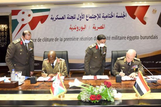  مصر توقع بروتوكولًا عسكريًا مع إحدى دول حوض النيل