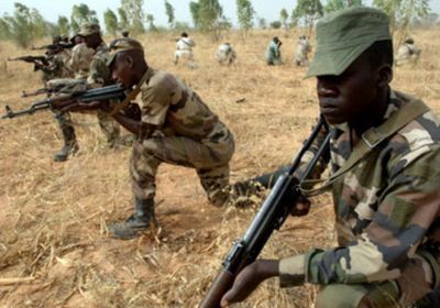  الدفاع النيجيرية تتصدى لعناصر مسلحة هاجمت منشآت إنسانية