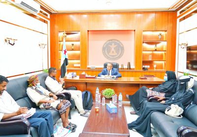 الخُبجي يقف على أنشطة مفوضية مكافحة الفساد بأبين