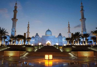 الإمارات تتحرى هلال شهر رمضان غدًا الاثنين