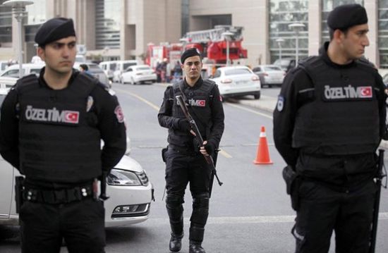  تركيا تعتقل 26 ناشطة كردية بدعوى الإرهاب