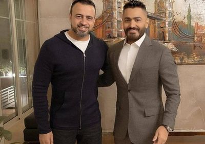 تامر حسني يرد على رسالة مصطفى حسني بعد الإعلان عن غنائه تتر برنامج "الثمن"