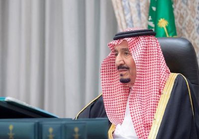 العاهل السعودي يتلقى اتصالين هاتفيين من سلطان عمان وأمير قطر