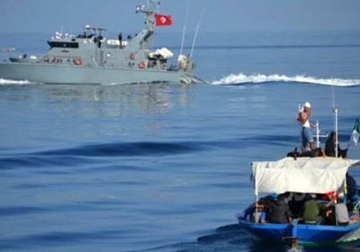خفر السواحل التونسي يوقف 33 مهاجرًا غير شرعي