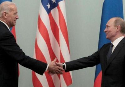 الرئيس الأمريكي ونظيره الروسي يبحثان عددا من القضايا الإقليمية والعالمية