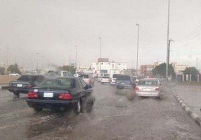 أمطار رعدية غزيرة تضرب مدينة الرياض