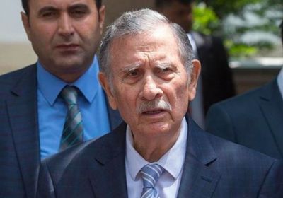 وفاة رئيس الوزراء التركي الأسبق