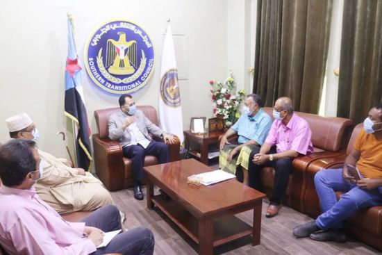 "الانتقالي" و"الدولية الهولندية" يبحثان دعم العمل الإنساني