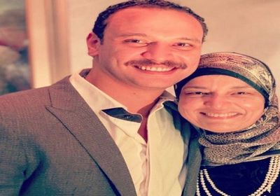 نجوم الفن ينعون والدة أحمد خالد صالح