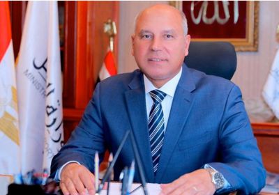  أول تعليق لوزير النقل المصري بعد حادث انقلاب قطار طوخ