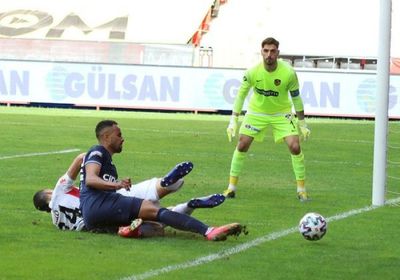 غازي عنتاب يتعادل مع قاسم باشا في الدوري التركي