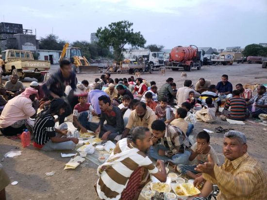 "انتقالي عدن" يقيم إفطارًا جماعيًا لمناوبي المؤسسات الخدمية