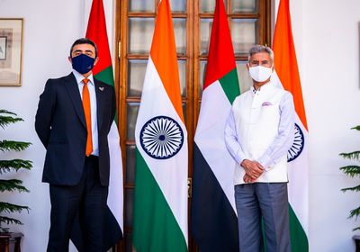 الشيخ عبد الله بن زايد يستقبل وزير الشؤون الخارجية بالهند