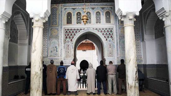 الأوقاف المصرية تغلق مسجدًا لاختراقه الإجراءات الاحترازية