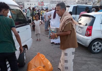 بوجبات إفطار.. "انتقالي صيرة" يُطعم الأكثر احتياجًا في المديرية