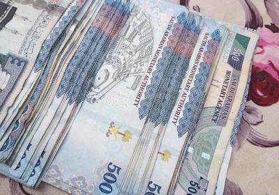 بعد ضبط المبالغ المالية.. 3 متهمين يعترفون بسرقتهم منزلاً بلحج